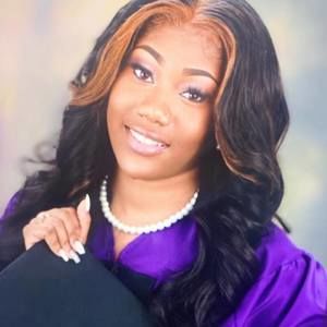 Meet your Posher, Rena